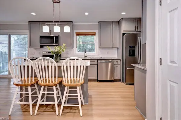 203 Old Seaford RD, Seaford, VA 23696