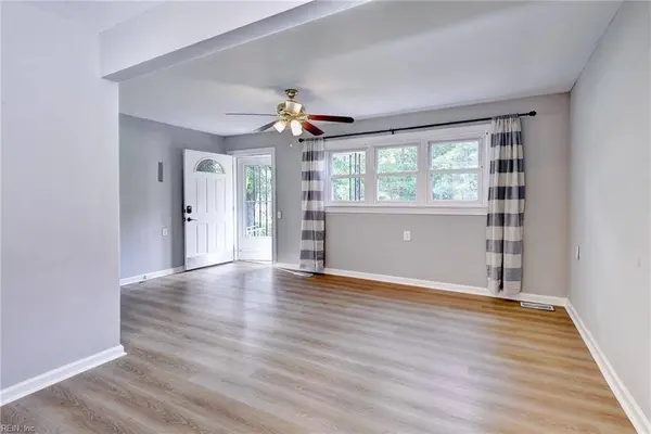 203 Old Seaford RD, Seaford, VA 23696