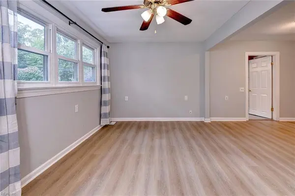 203 Old Seaford RD, Seaford, VA 23696