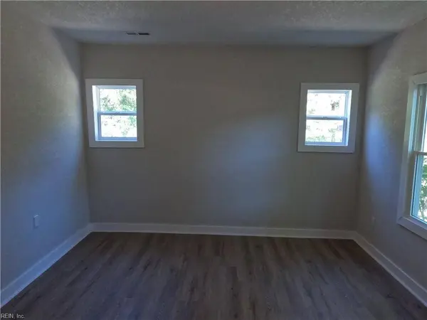 9053 Diascund RD, Lanexa, VA 23089