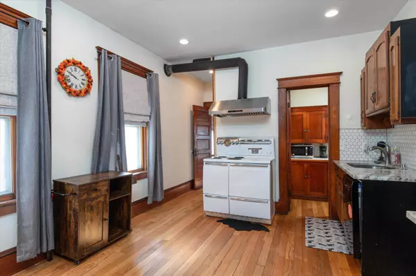 20 Woodstock AVE, Rutland City, VT 05701