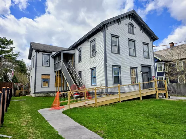 135 Grove ST, Rutland City, VT 05701