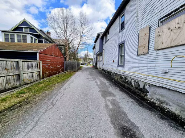 135 Grove ST, Rutland City, VT 05701