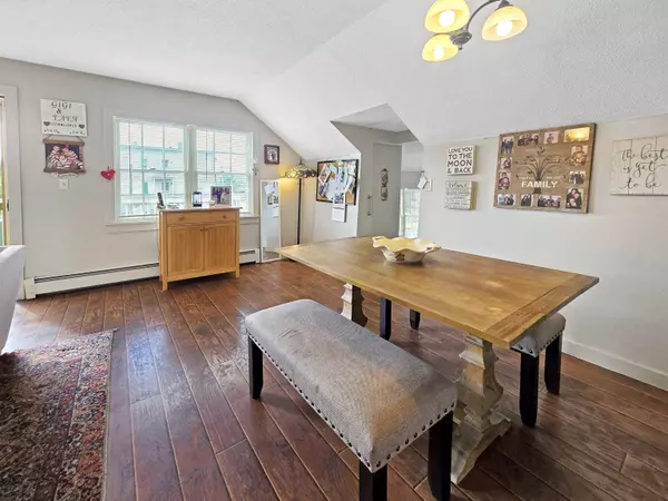 33 Creek RD, Castleton, VT 05735