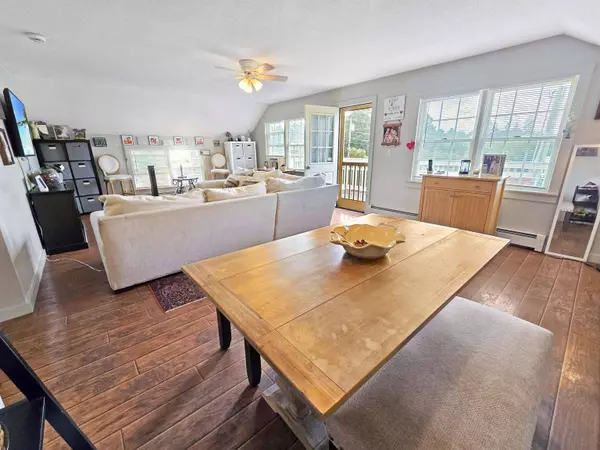 33 Creek RD, Castleton, VT 05735