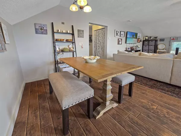 33 Creek RD, Castleton, VT 05735