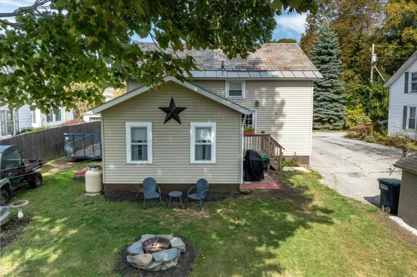 11 Newton ST, Proctor, VT 05765