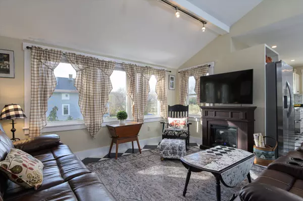 2558 Old Stage RD, Benson, VT 05743