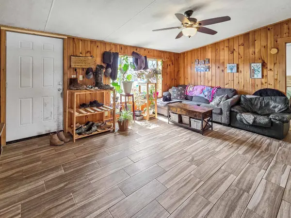 11 Bowen LN, Benson, VT 05743
