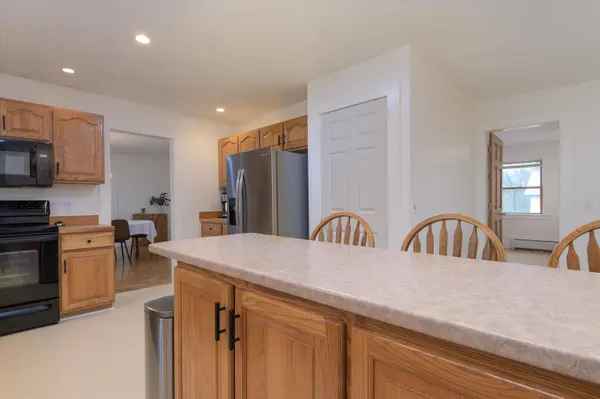 64 Maple ST, Chester, VT 05143