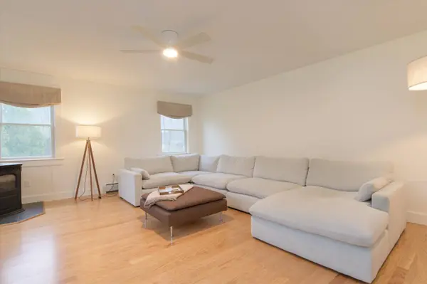 64 Maple ST, Chester, VT 05143