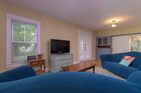 81 Main ST, Chester, VT 05143