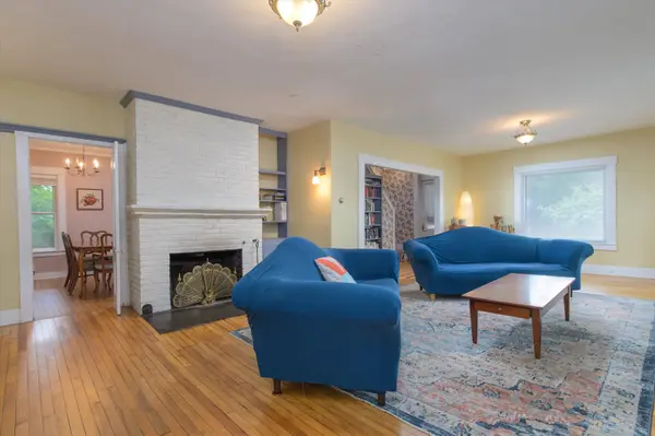 81 Main ST, Chester, VT 05143