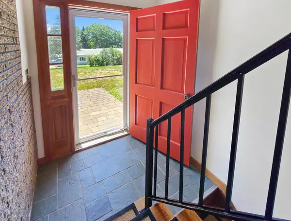 6 Juniper Hill RD, Springfield, VT 05156