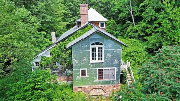 15 E Burr Pond RD