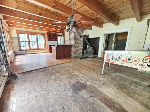 15 E Burr Pond RD, Sudbury, VT 05733