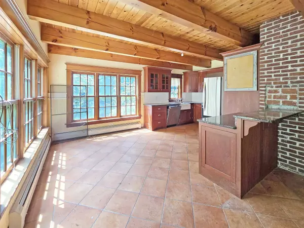15 E Burr Pond RD, Sudbury, VT 05733