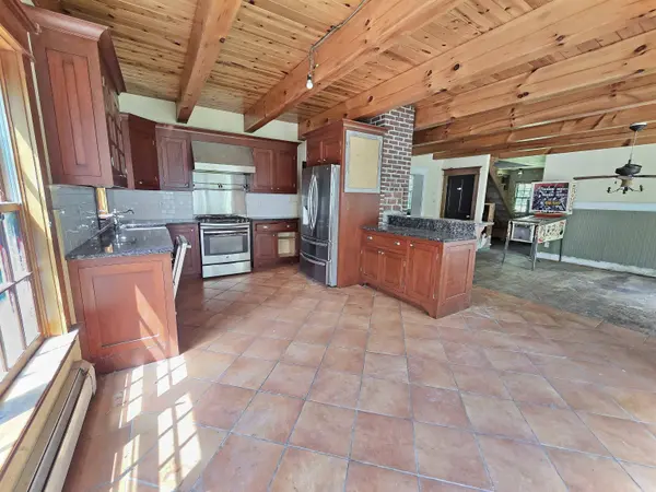 15 E Burr Pond RD, Sudbury, VT 05733