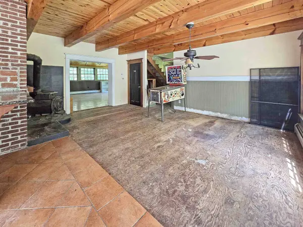 15 E Burr Pond RD, Sudbury, VT 05733