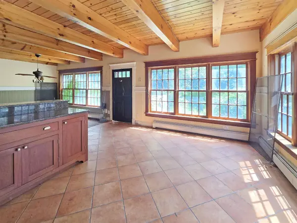 15 E Burr Pond RD, Sudbury, VT 05733