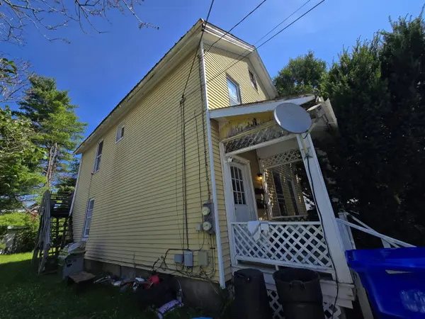 137 Maple ST, Rutland City, VT 05701
