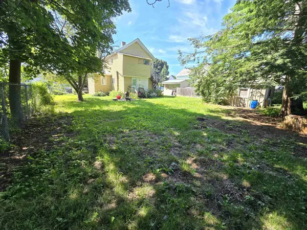 137 Maple ST, Rutland City, VT 05701