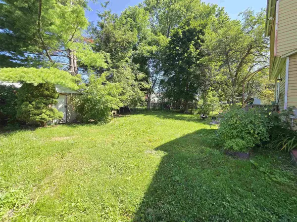 137 Maple ST, Rutland City, VT 05701