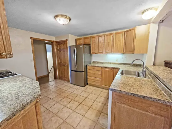 7 Laverne DR, Rutland City, VT 05701
