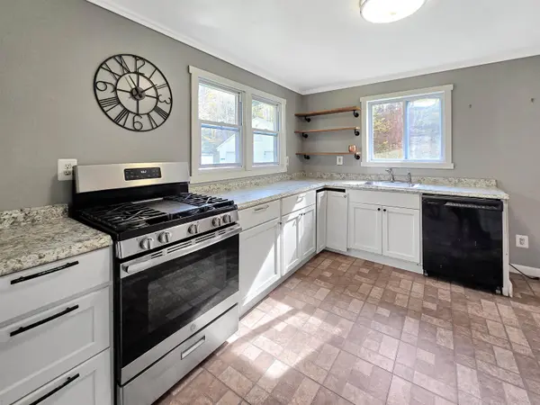 150 Sharon LN, Mount Holly, VT 05730