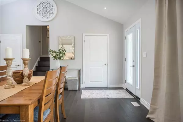 6 Kew Court, Dundas, ON L9H 5E1