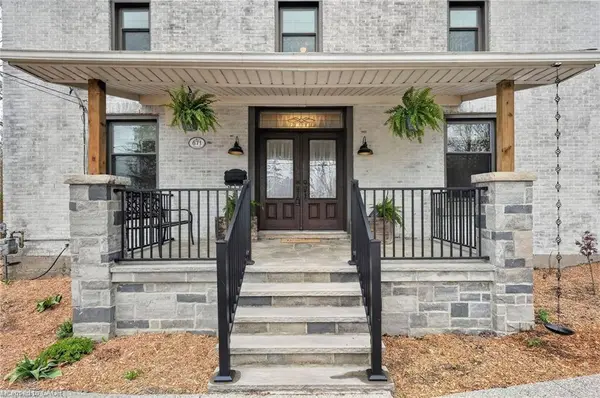 671 Harvest Road, Dundas, ON L9H 5K3