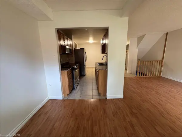 100 Quigley RD #14, Hamilton, ON L8K 6J1
