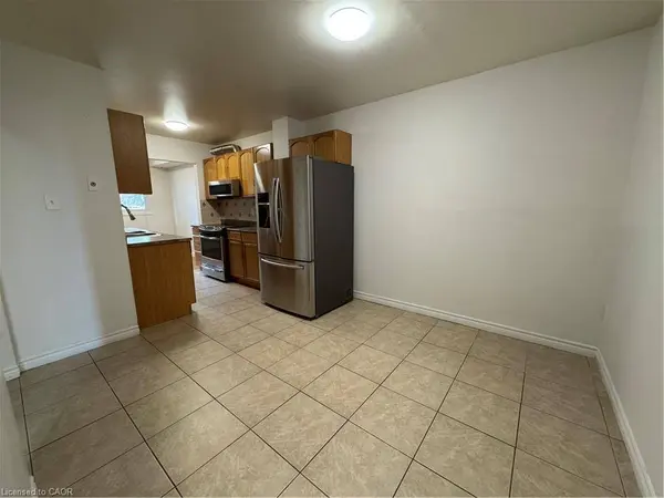 100 Quigley Road #14, Hamilton, ON L8K 6J1
