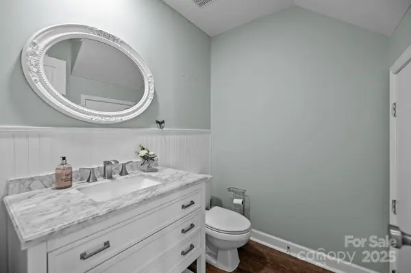 6518 Point Comfort LN, Charlotte, NC 28226