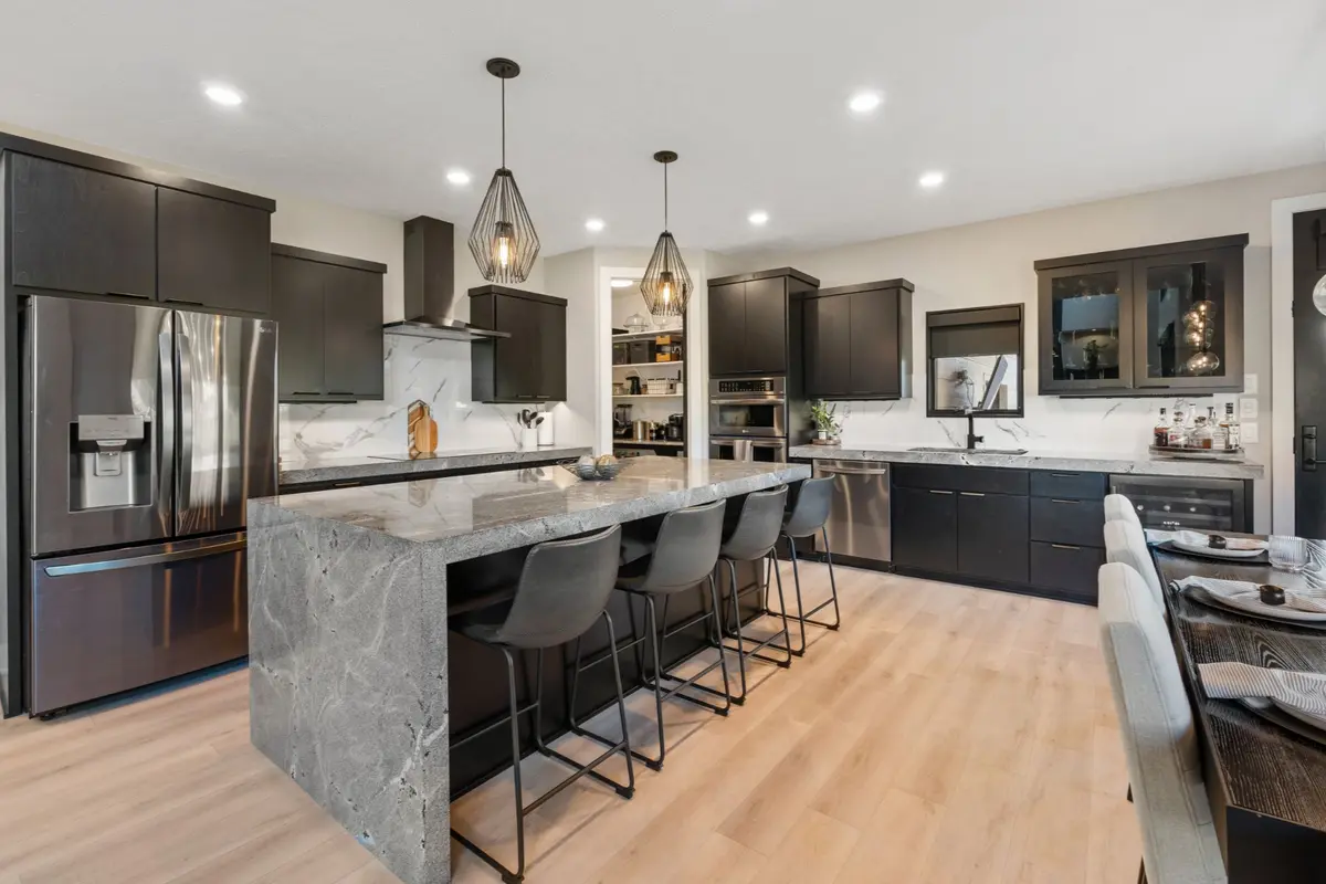 2002 LUXURY KITCHEN