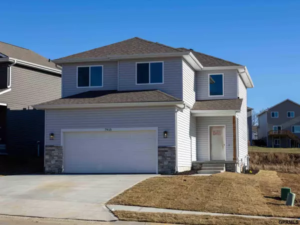 7917 N 94th Street, Omaha, NE 68122