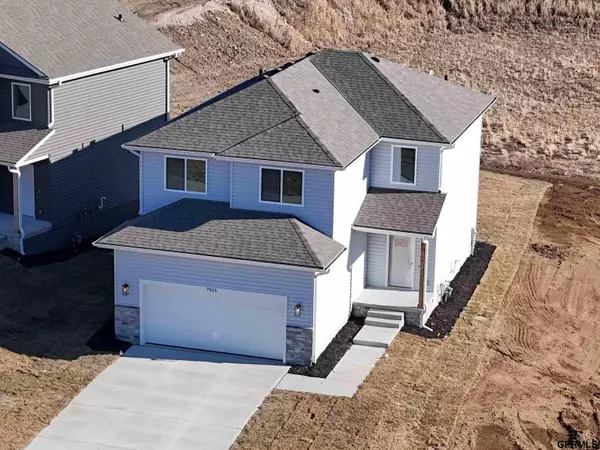 7917 N 94th Street, Omaha, NE 68122