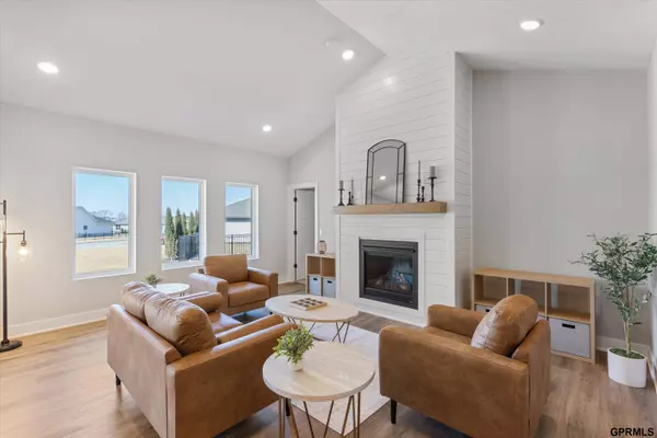 6710 S 207 Avenue, Elkhorn, NE 68022