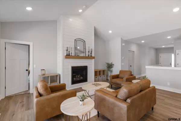 6710 S 207 Avenue, Elkhorn, NE 68022