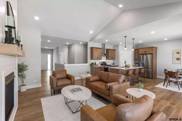 6710 S 207 Avenue, Elkhorn, NE 68022