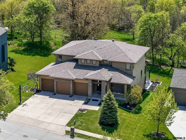 23417 Nancy Circle, Elkhorn, NE 68022
