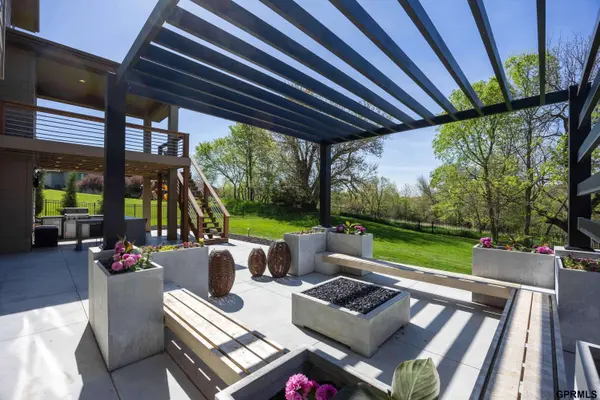 23417 Nancy Circle, Elkhorn, NE 68022