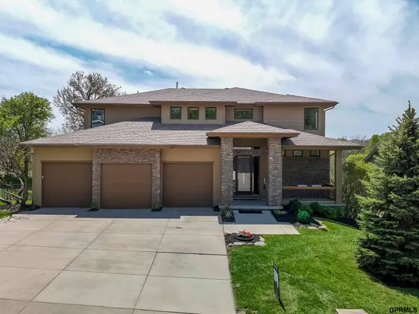23417 Nancy Circle, Elkhorn, NE 68022