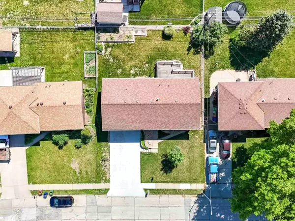 7963 S 46 Avenue, Omaha, NE 68157