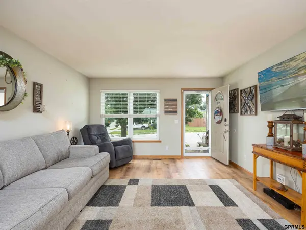 15413 Bondesson Street, Bennington, NE 68007