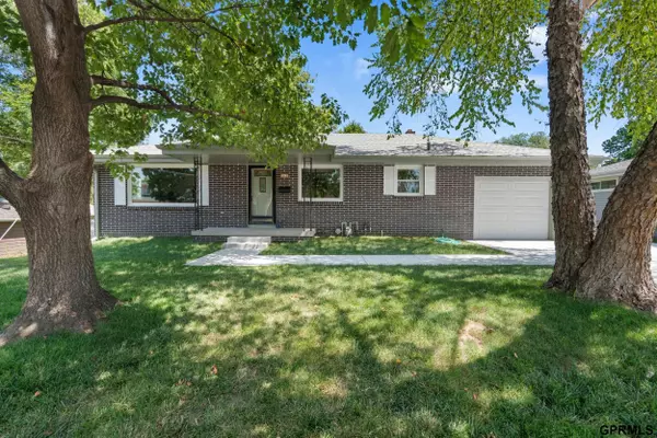 513 S Polk Street, Papillion, NE 68046
