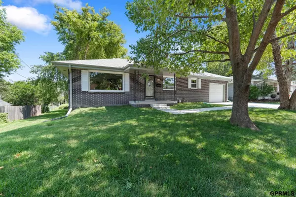 513 S Polk Street, Papillion, NE 68046