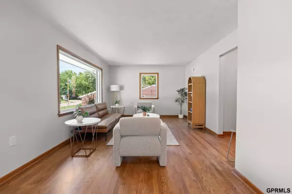 513 S Polk Street, Papillion, NE 68046