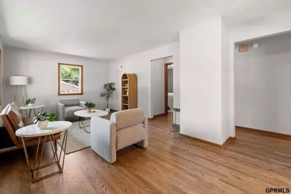 513 S Polk Street, Papillion, NE 68046