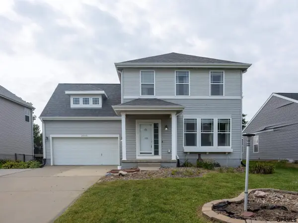 2010 Ridgeview Drive, Papillion, NE 68046